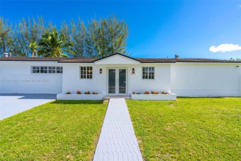 Casa en Miami, Florida 4 dormitorios, 184.41 m2 № 1967514
