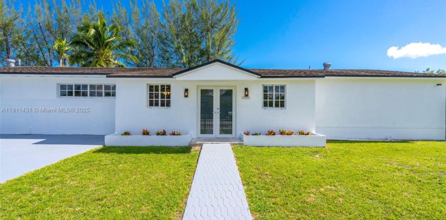 Casa en Miami, Florida 4 dormitorios, 184.41 m2 № 1967514