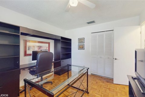 House in Clearwater, Florida 4 bedrooms, 174.47 sq.m. № 1876737 - photo 17