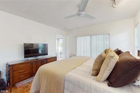 House in Clearwater, Florida 4 bedrooms, 174.47 sq.m. № 1876737 - photo 19