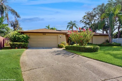 House in Clearwater, Florida 4 bedrooms, 174.47 sq.m. № 1876737 - photo 2