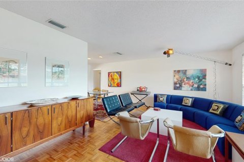 House in Clearwater, Florida 4 bedrooms, 174.47 sq.m. № 1876737 - photo 4