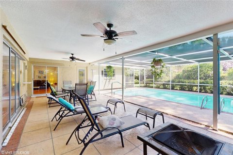 House in Clearwater, Florida 4 bedrooms, 174.47 sq.m. № 1876737 - photo 27