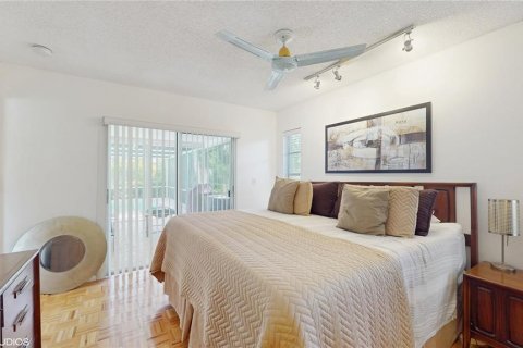 House in Clearwater, Florida 4 bedrooms, 174.47 sq.m. № 1876737 - photo 20