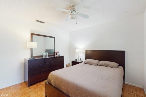 House in Clearwater, Florida 4 bedrooms, 174.47 sq.m. № 1876737 - photo 22