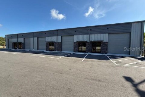 Propiedad comercial en alquiler en Plant City, Florida № 1886442 - foto 1