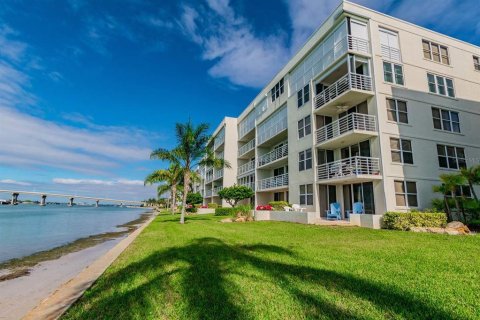 Copropriété à louer à Saint Petersburg, Floride: 2 chambres, 105.44 m2 № 2108769 - photo 19
