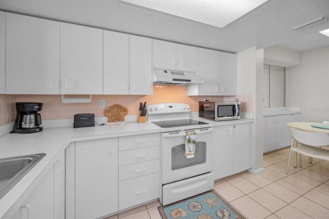 Copropriété à louer à Saint Petersburg, Floride: 2 chambres, 105.44 m2 № 2108769 - photo 5
