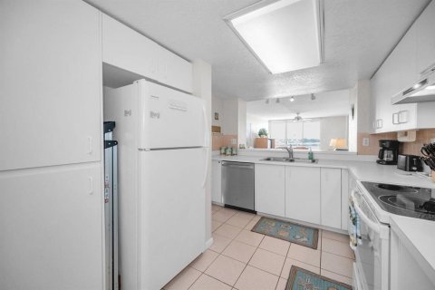Copropriété à louer à Saint Petersburg, Floride: 2 chambres, 105.44 m2 № 2108769 - photo 4