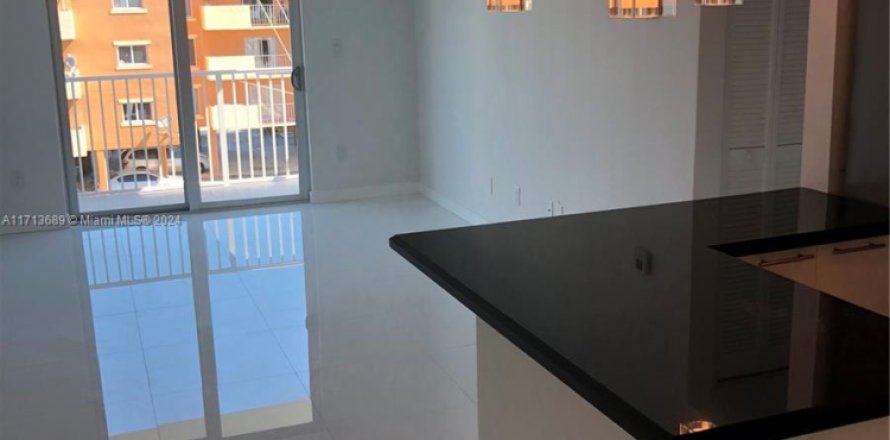 Condominio en North Miami Beach, Florida, 2 dormitorios  № 1812095