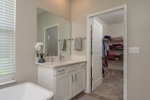 Casa en venta en New Port Richey, Florida, 4 dormitorios, 274.43 m2 № 1856392 - foto 27