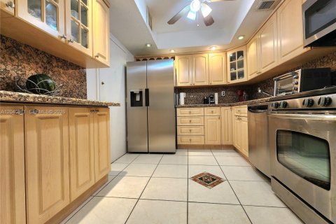 Condominio en alquiler en Hallandale Beach, Florida, 2 dormitorios, 115.94 m2 № 2087282 - foto 10