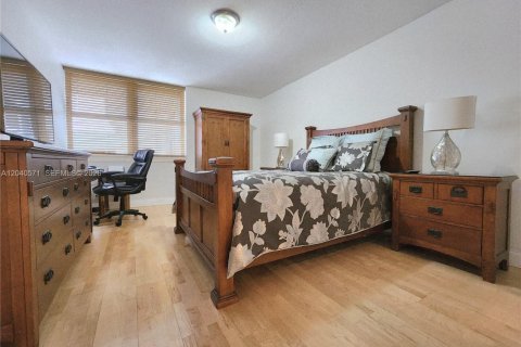 Condominio en alquiler en Hallandale Beach, Florida, 2 dormitorios, 115.94 m2 № 2087282 - foto 11