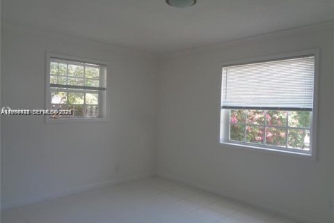 Снять в аренду виллу или дом в Холливуд, Флорида 3 спальни, 110.55м2, № 2048394 - фото 17