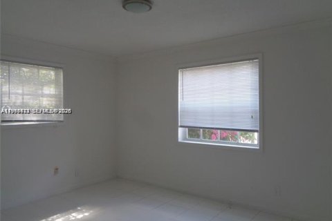 Снять в аренду виллу или дом в Холливуд, Флорида 3 спальни, 110.55м2, № 2048394 - фото 10