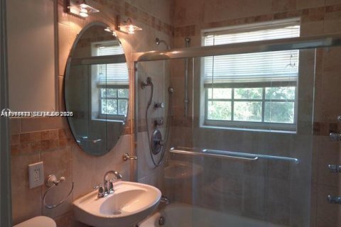 Снять в аренду виллу или дом в Холливуд, Флорида 3 спальни, 110.55м2, № 2048394 - фото 19