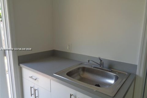 Снять в аренду виллу или дом в Холливуд, Флорида 3 спальни, 110.55м2, № 2048394 - фото 7