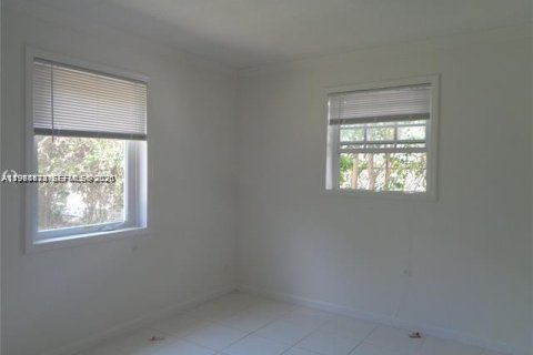 Снять в аренду виллу или дом в Холливуд, Флорида 3 спальни, 110.55м2, № 2048394 - фото 18