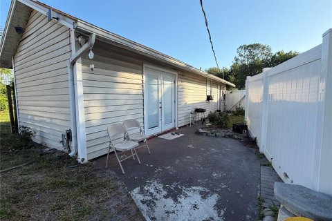 House in Lakeland, Florida 5 bedrooms, 190.54 sq.m. № 2152157 - photo 30