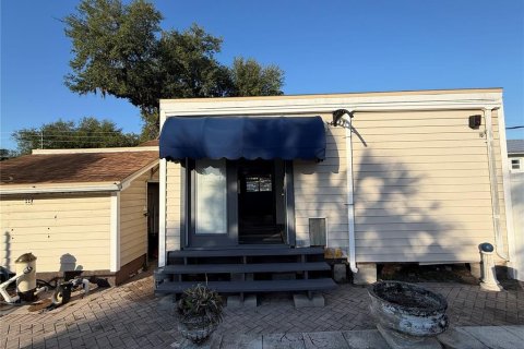 House in Lakeland, Florida 5 bedrooms, 190.54 sq.m. № 2152157 - photo 23