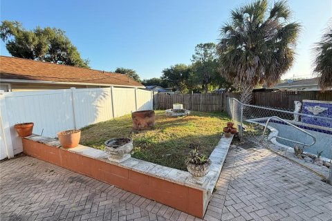 House in Lakeland, Florida 5 bedrooms, 190.54 sq.m. № 2152157 - photo 24