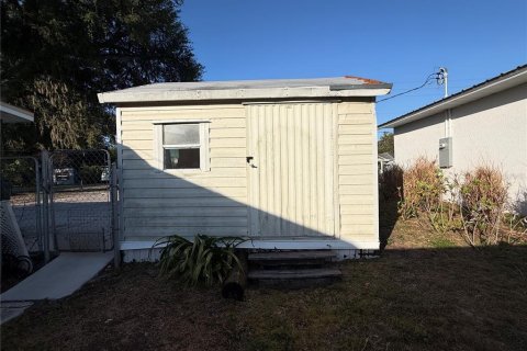 House in Lakeland, Florida 5 bedrooms, 190.54 sq.m. № 2152157 - photo 29