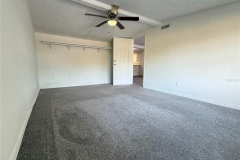 House in Lakeland, Florida 5 bedrooms, 190.54 sq.m. № 2152157 - photo 18