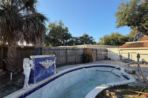 House in Lakeland, Florida 5 bedrooms, 190.54 sq.m. № 2152157 - photo 26