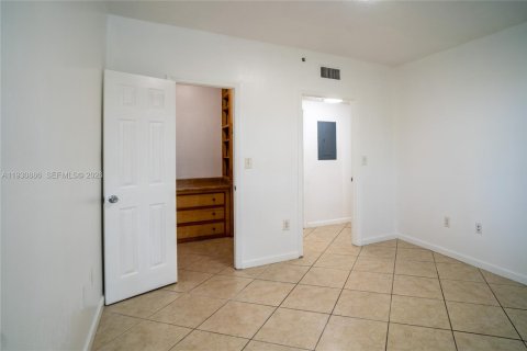 Copropriété à louer à Pembroke Pines, Floride: 1 chambre, 64.1 m2 № 2025846 - photo 17