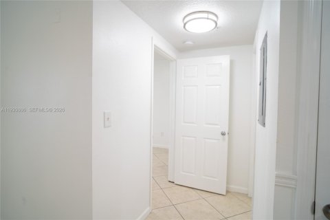 Copropriété à louer à Pembroke Pines, Floride: 1 chambre, 64.1 m2 № 2025846 - photo 19