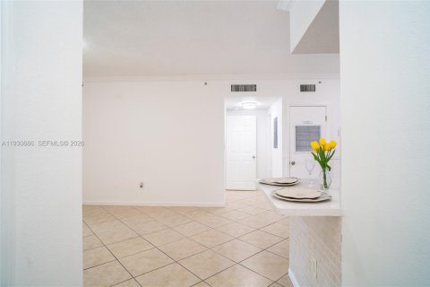 Copropriété à louer à Pembroke Pines, Floride: 1 chambre, 64.1 m2 № 2025846 - photo 24