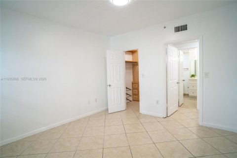 Copropriété à louer à Pembroke Pines, Floride: 1 chambre, 64.1 m2 № 2025846 - photo 18