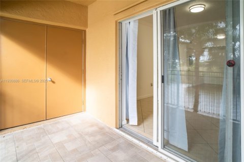 Copropriété à louer à Pembroke Pines, Floride: 1 chambre, 64.1 m2 № 2025846 - photo 7