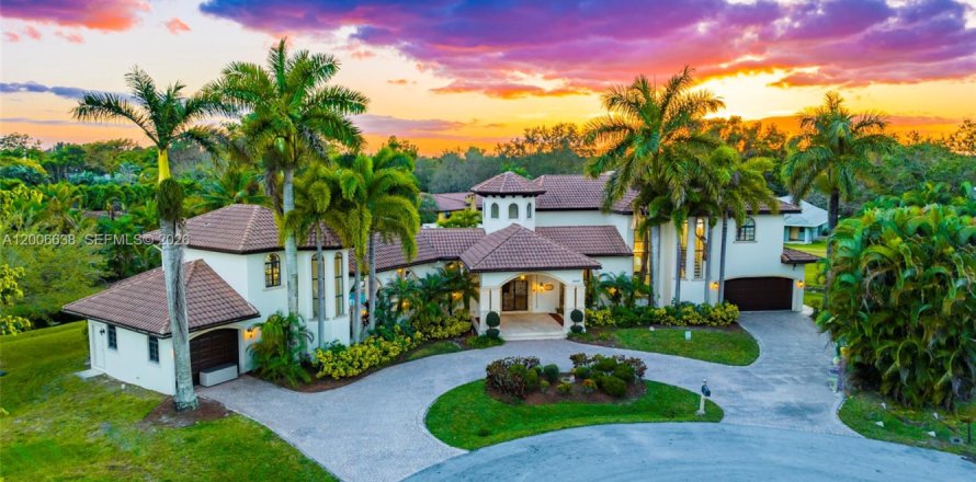 Villa ou maison à Plantation, Floride 8 chambres, 460.61 m2 № 2366315
