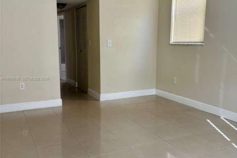 Снять в аренду кондоминиум в Норт-Лодердейл, Флорида 1 спальня, 77.11м2, № 2026193 - фото 12