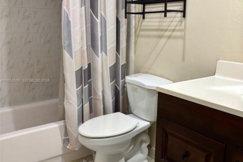 Снять в аренду кондоминиум в Норт-Лодердейл, Флорида 1 спальня, 77.11м2, № 2026193 - фото 9