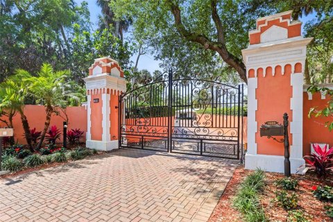 Casa en Saint Petersburg, Florida 5 dormitorios, 222.59 m2 № 2094717