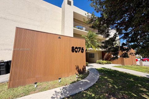 Copropriété à louer à Miami, Floride: 3 chambres, 96.62 m2 № 2046428 - photo 15