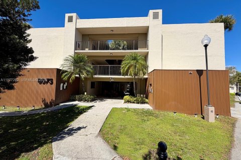Copropriété à louer à Miami, Floride: 3 chambres, 96.62 m2 № 2046428 - photo 16