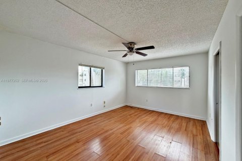 Copropriété à louer à Miami, Floride: 3 chambres, 96.62 m2 № 2046428 - photo 5