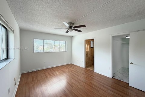 Copropriété à louer à Miami, Floride: 3 chambres, 96.62 m2 № 2046428 - photo 6