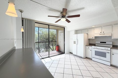 Copropriété à louer à Miami, Floride: 3 chambres, 96.62 m2 № 2046428 - photo 2