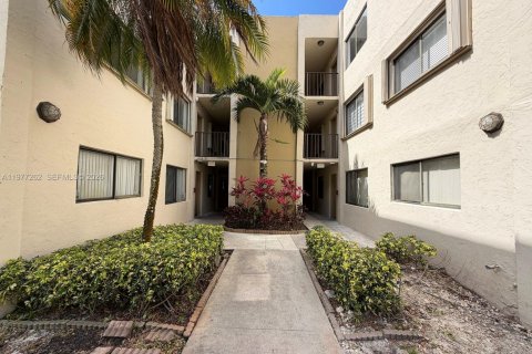 Copropriété à louer à Miami, Floride: 3 chambres, 96.62 m2 № 2046428 - photo 17