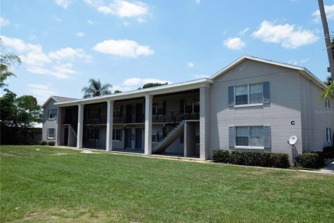 Condo in DeLand, Florida, 1 bedroom  № 2104762