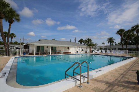Casa en venta en Bradenton, Florida, 2 dormitorios, 92.44 m2 № 2095469 - foto 29