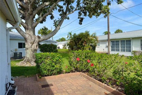 Casa en venta en Bradenton, Florida, 2 dormitorios, 92.44 m2 № 2095469 - foto 4
