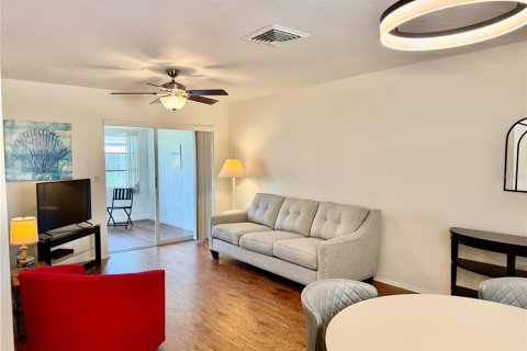 Casa en venta en Bradenton, Florida, 2 dormitorios, 92.44 m2 № 2095469 - foto 10