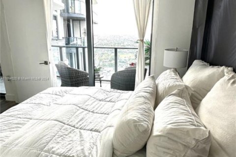 Condo in Miami, Florida, 1 bedroom  № 1708778 - photo 11
