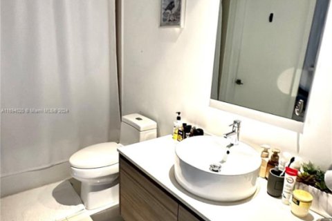 Condo in Miami, Florida, 1 bedroom  № 1708778 - photo 14