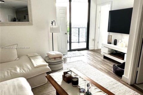 Condo in Miami, Florida, 1 bedroom  № 1708778 - photo 7